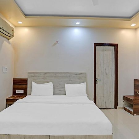 Hotel O Expo View Near Pvr Ansal Plaza Greater Noida Exterior photo