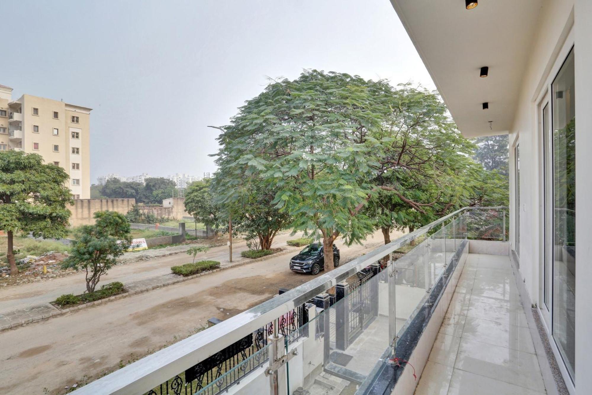 Hotel O Expo View Near Pvr Ansal Plaza Greater Noida Exterior photo